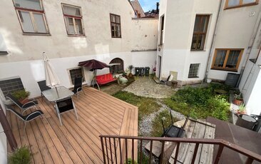 19. Společný dvůr.jpg